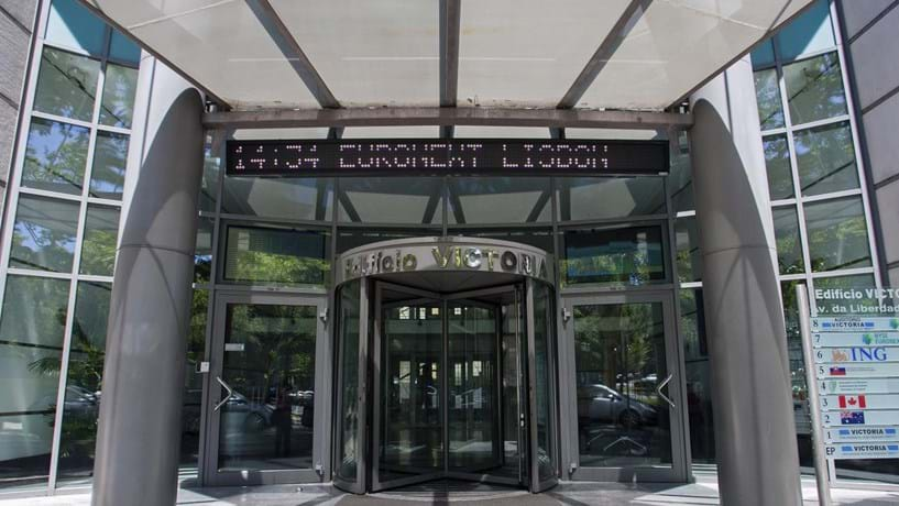 Imagem da entrada da Euronext Lisboa